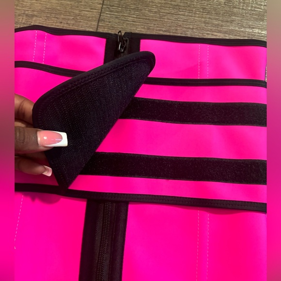 Pretty Pink Waist Trainer! - Picture 7 of 8